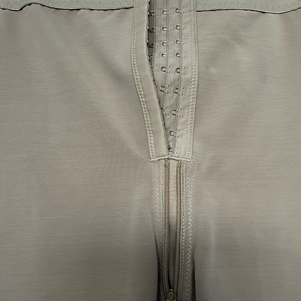 Compression garment - Picture 2 of 2